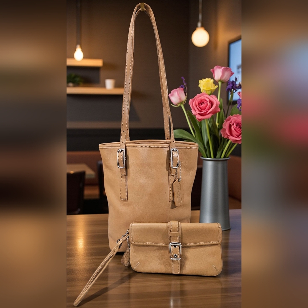 Coach 2002 VINTAGE Tan/Camel Leather Tote